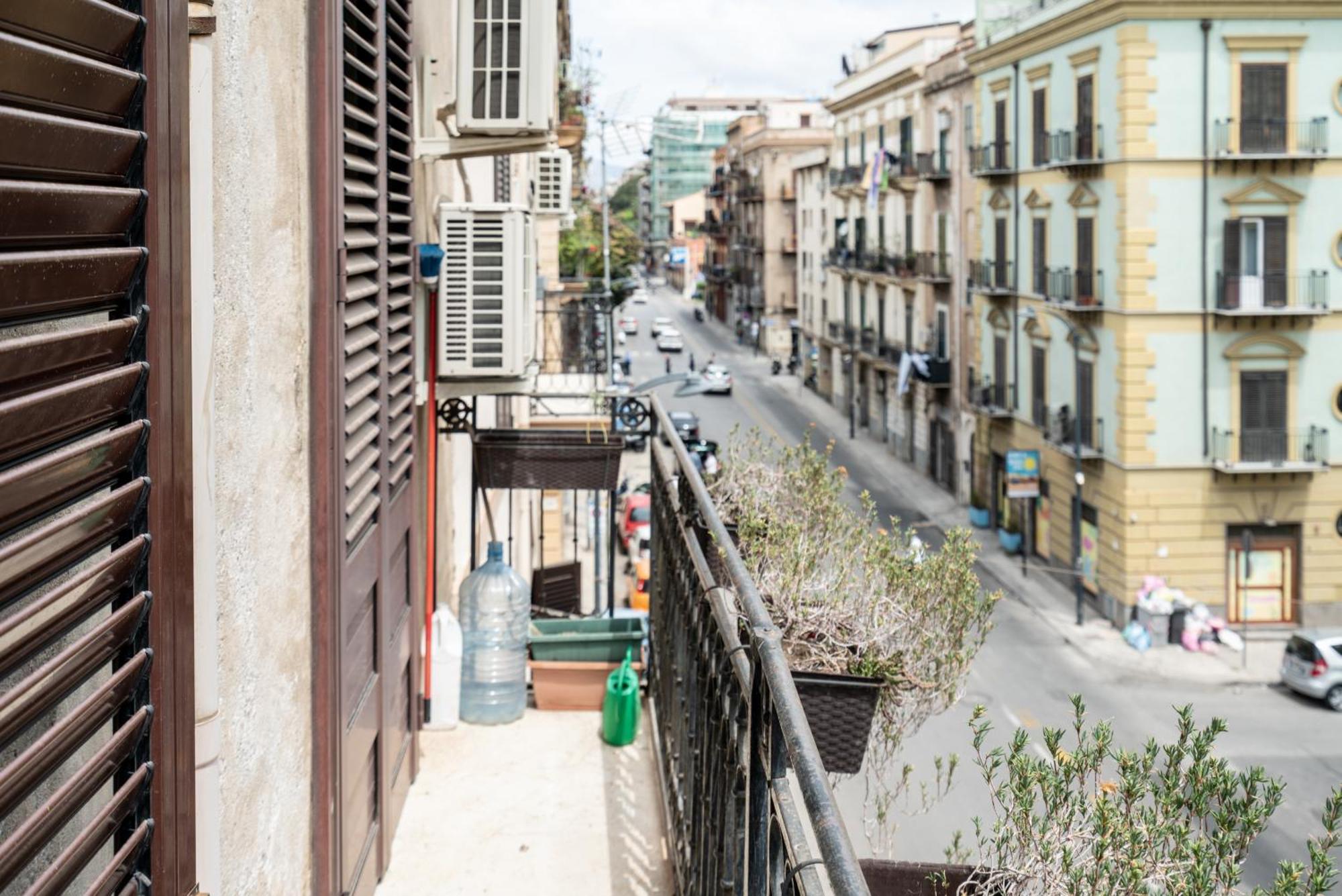 Plumeria - Vacanze In Centro A Palermo Zona Politeama Esterno foto
